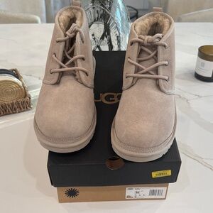 UGG  Mens Neumel Chukka Boot - Sand